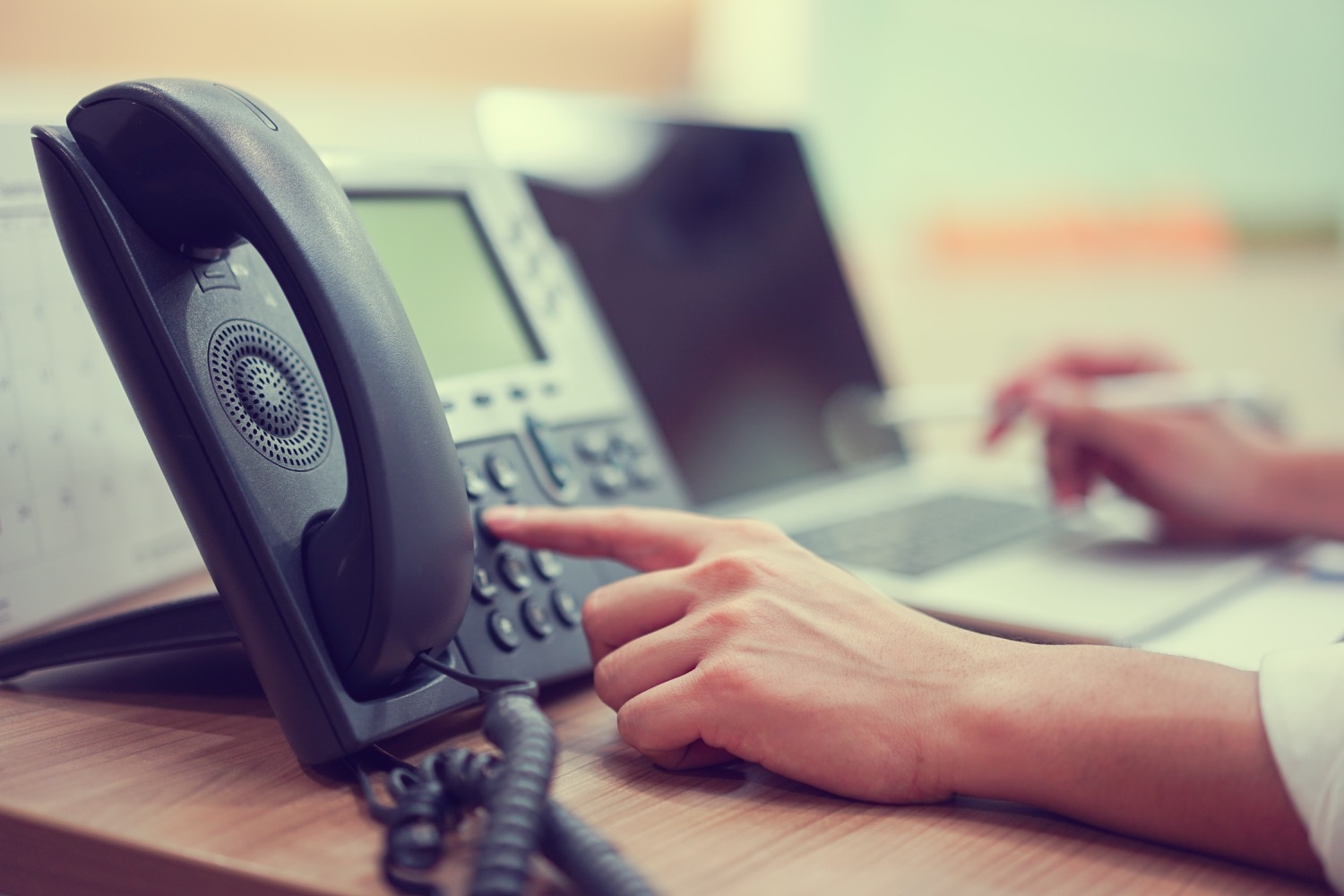 Comment mettre en place un standard téléphonique ? Bob le Bot